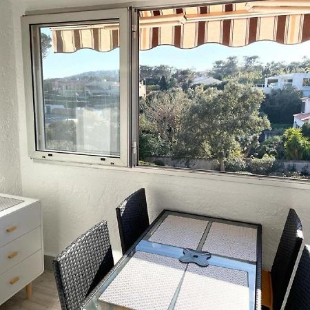 Entre St-Raphael Et St-Tropez. Studio Pieds Dans L'Eau, A Partir De 600 Euros/Semaine. Saint Aygulf Exterior foto