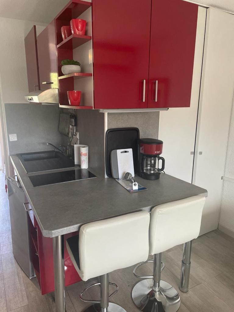 Entre St-Raphael Et St-Tropez. Studio Pieds Dans L'Eau, A Partir De 600 Euros/Semaine. Saint Aygulf Exterior foto